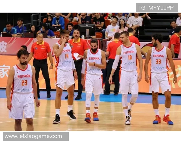 上海篮球队在世界杯积分榜上以62分稳居第一名展现强劲实力